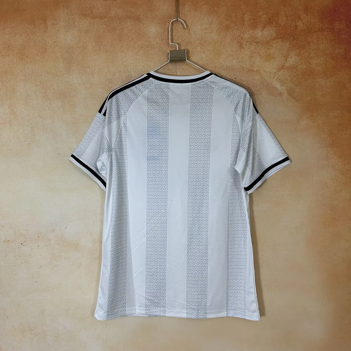 Frankfurt Away 26/27 3