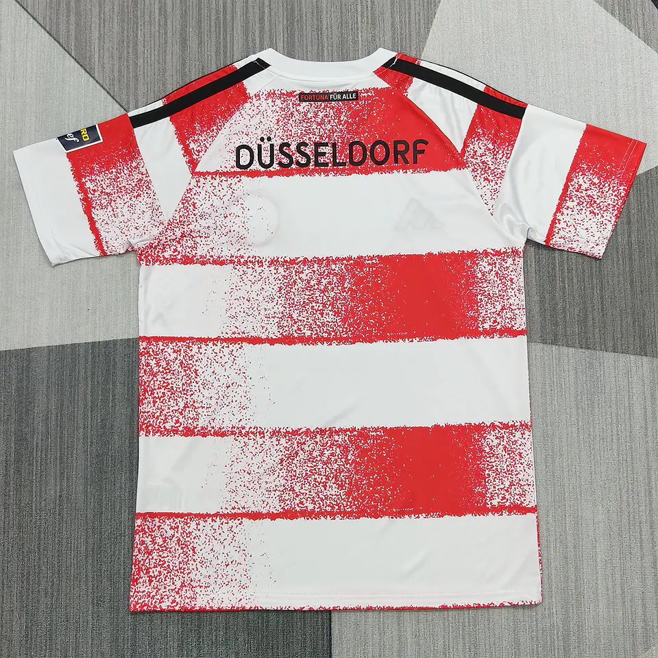 Dusseldorf Home 26/27 3