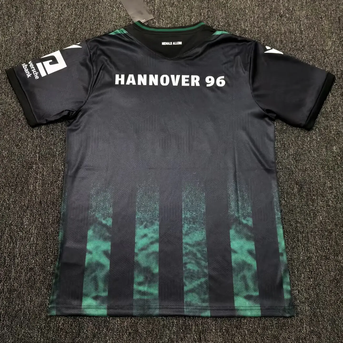 Hannover Away 26/27 3