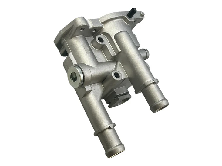 Base O Caja Termostato Chevrolet Tracker 1.8 2014-2018 F18d 1
