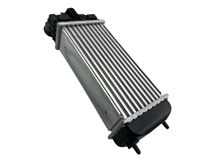 Radiador Intercooler Para Peugeot 301 1.6 2013 - 2017 2
