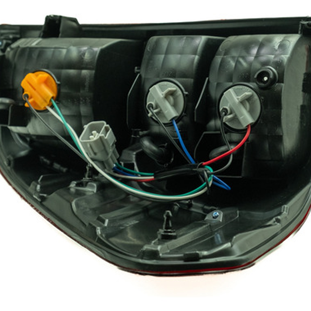 Foco Hilux Tras Der Con Cable 2016 2018 Izquierdo Rojo 2