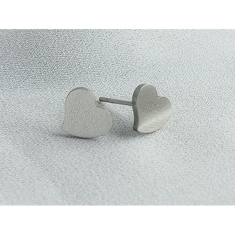 Aretes en Acero Diseño Medio Corazón