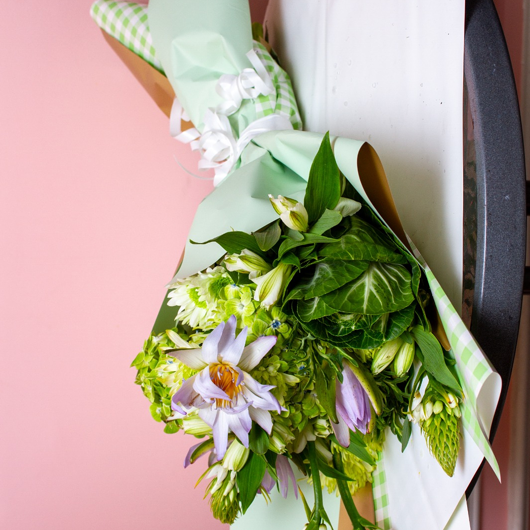 Bouquet Campestre Hortensias Y Flor De Loto 2