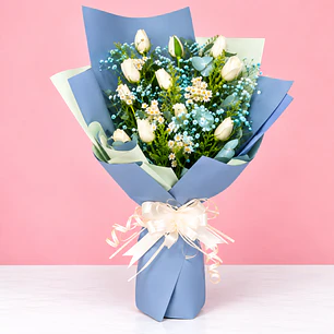💐🩵 Ramo de Tulipanes Cielo de Cristal