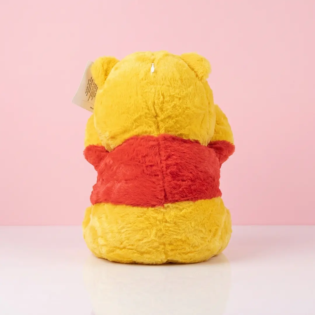 🧸❤️ Winnie Pooh de Peluche con Camiseta Roja – Un Abrazo Lleno de DulzuraP 2