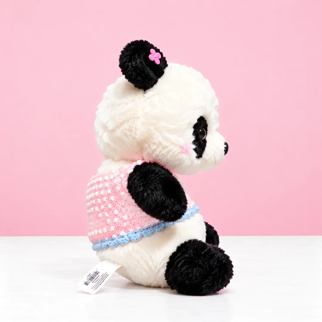🐼💕 Panda de Peluche con Suéter Rosa – Un Abrazo Lleno de Ternura 2