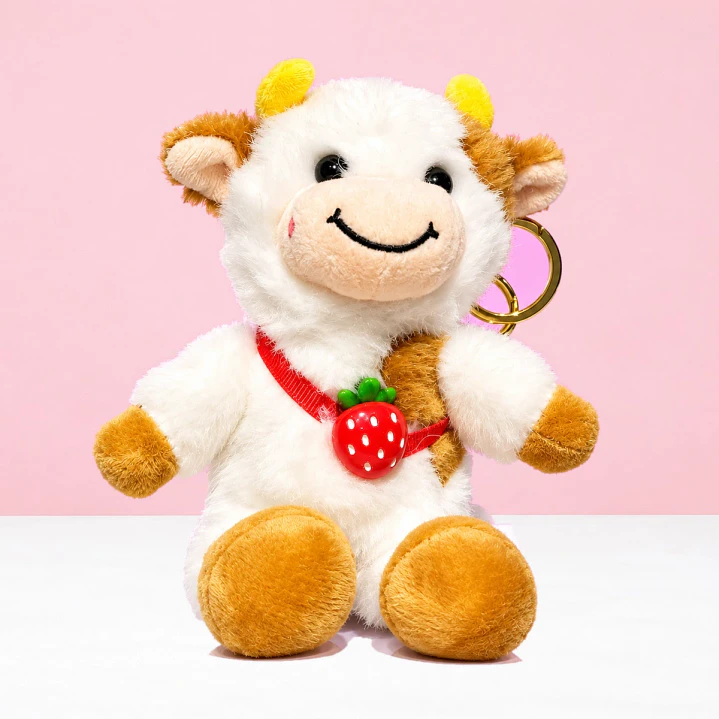 🐮🍓 Mini Vaquita de Peluche Tipo Llavero con Fresa – Dulce y Adorable ❤️ 1