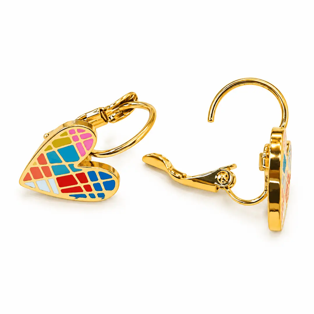 Mosaico de Amor – Aretes de Corazón Multicolor Dorados 1