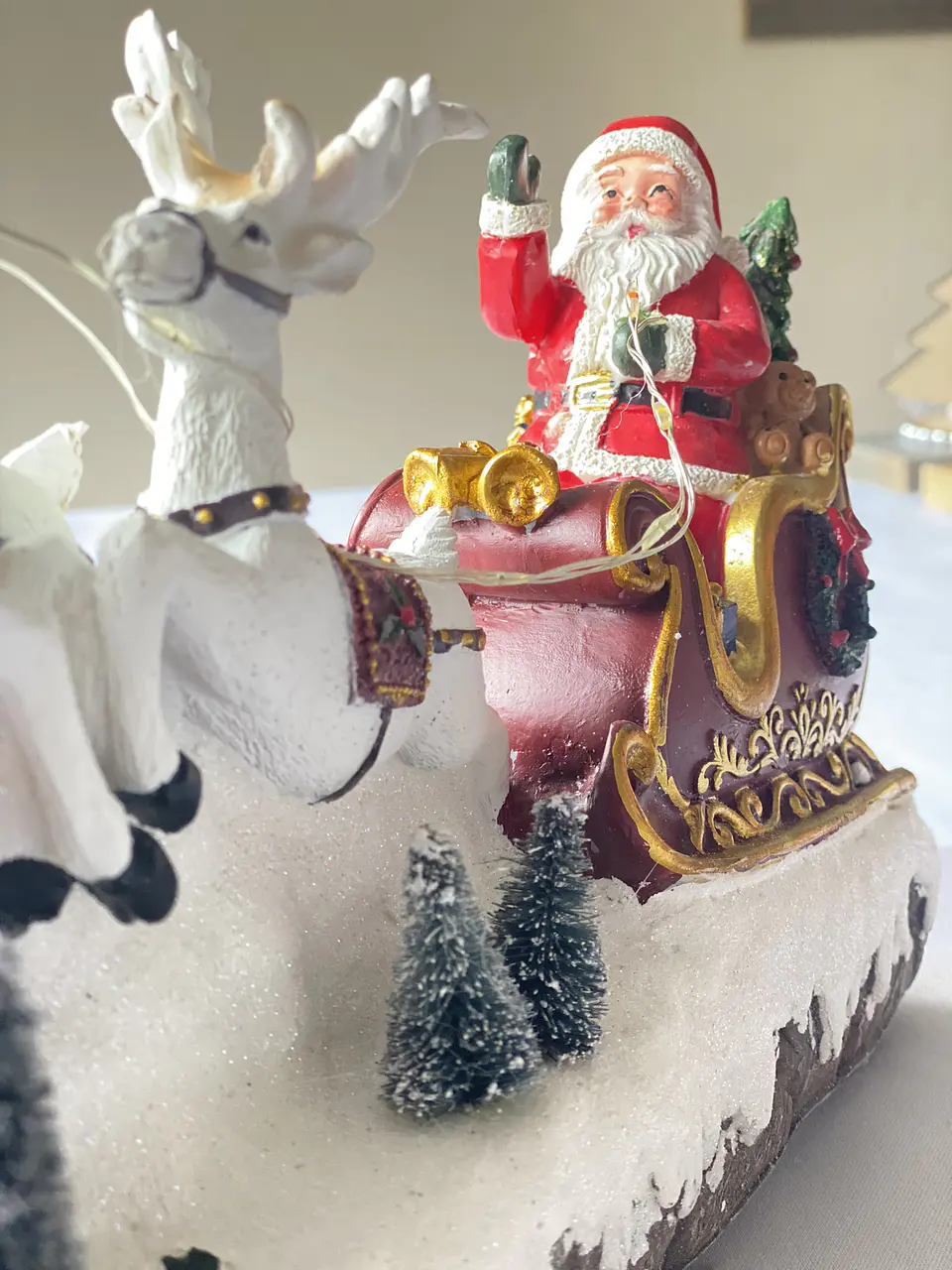 Trineo Musical Navideño con Luz LED 4