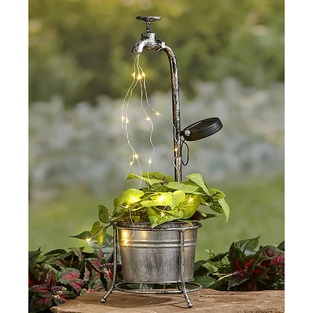 Grifo de Agua Solar con Luces LED y Macetero