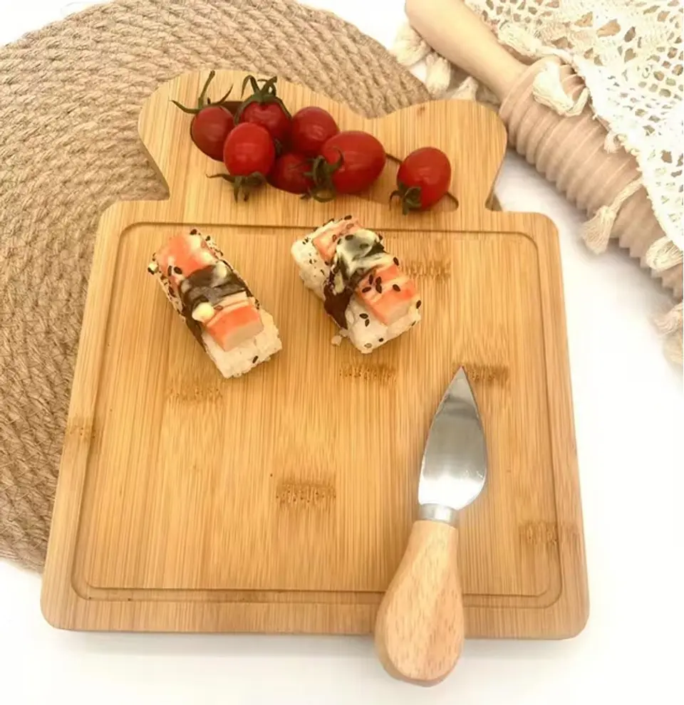 Tabla de Quesos Bambú 20x25 cm con Cuchillo 4