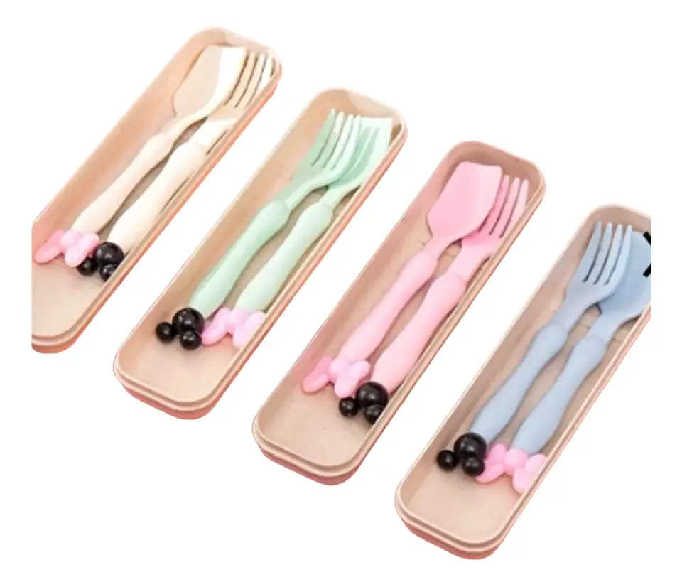 Kit de Cubiertos Infantiles Diseño Minnie con Estuche 2