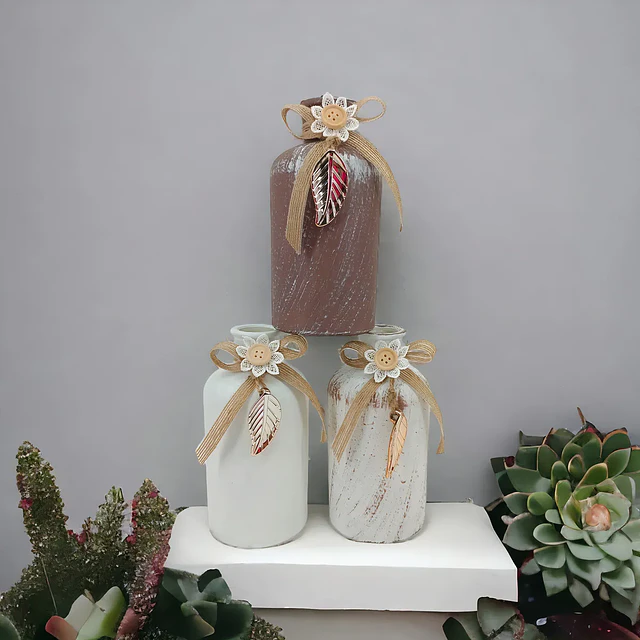 Florero Rústico de Vidrio con Detalle de Hoja y Lazo