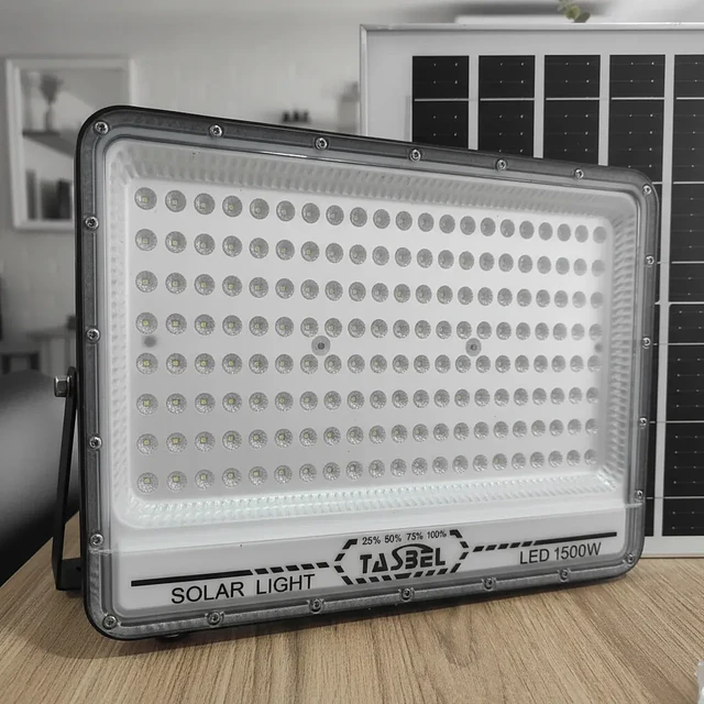 Foco Solar 1500W con Panel Independiente