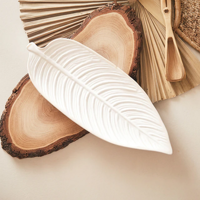 Hoja Decorativa de Madera Blanca 46x18 cm