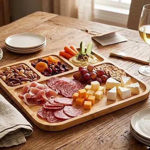 Tabla de Aperitivo de Bambú 24.5 cm con Divisiones
