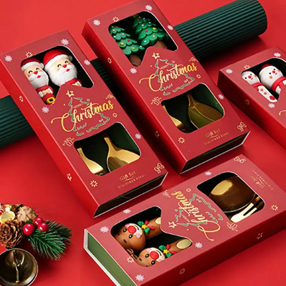 Set Navideño Cuchara y Tenedor Dorados con Caja de Regalo – Acero Inoxidable 7
