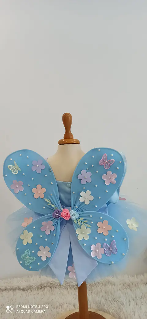 Vestido jardim + asa borboleta 