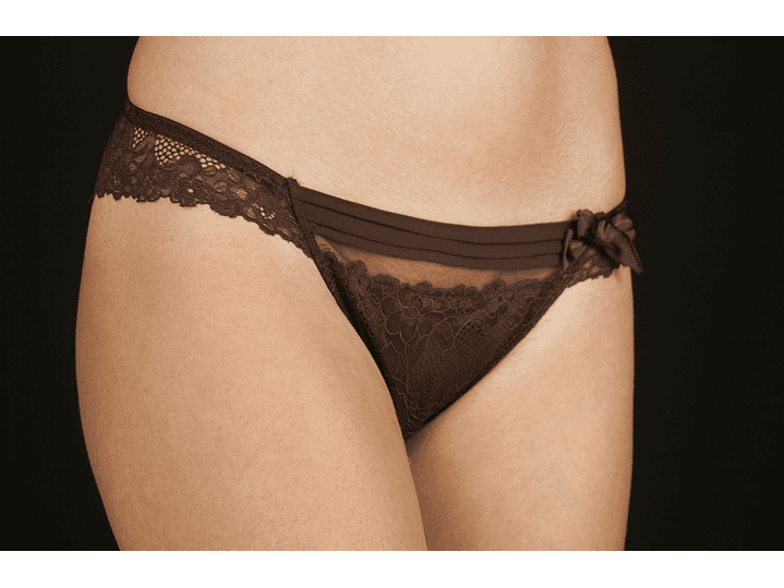 Bikini sem demarcação com renda e laço  4