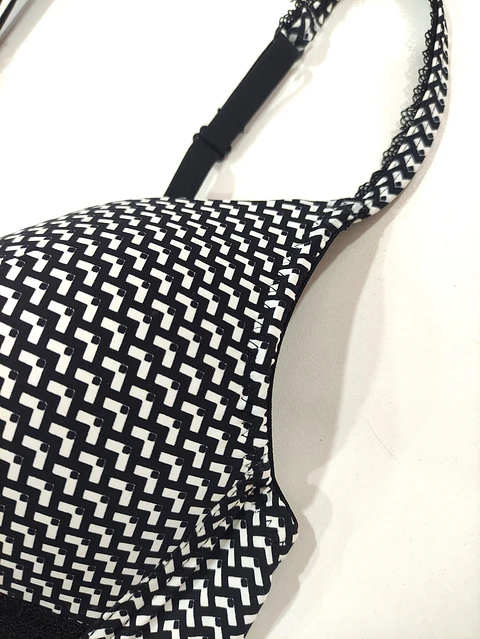 Conjunto de lingerie triangular