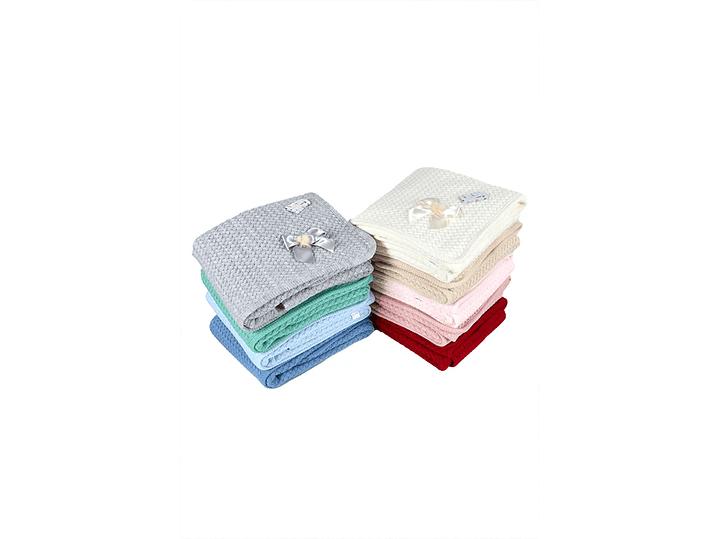 Manta para bebé malha forrada com pompom 2