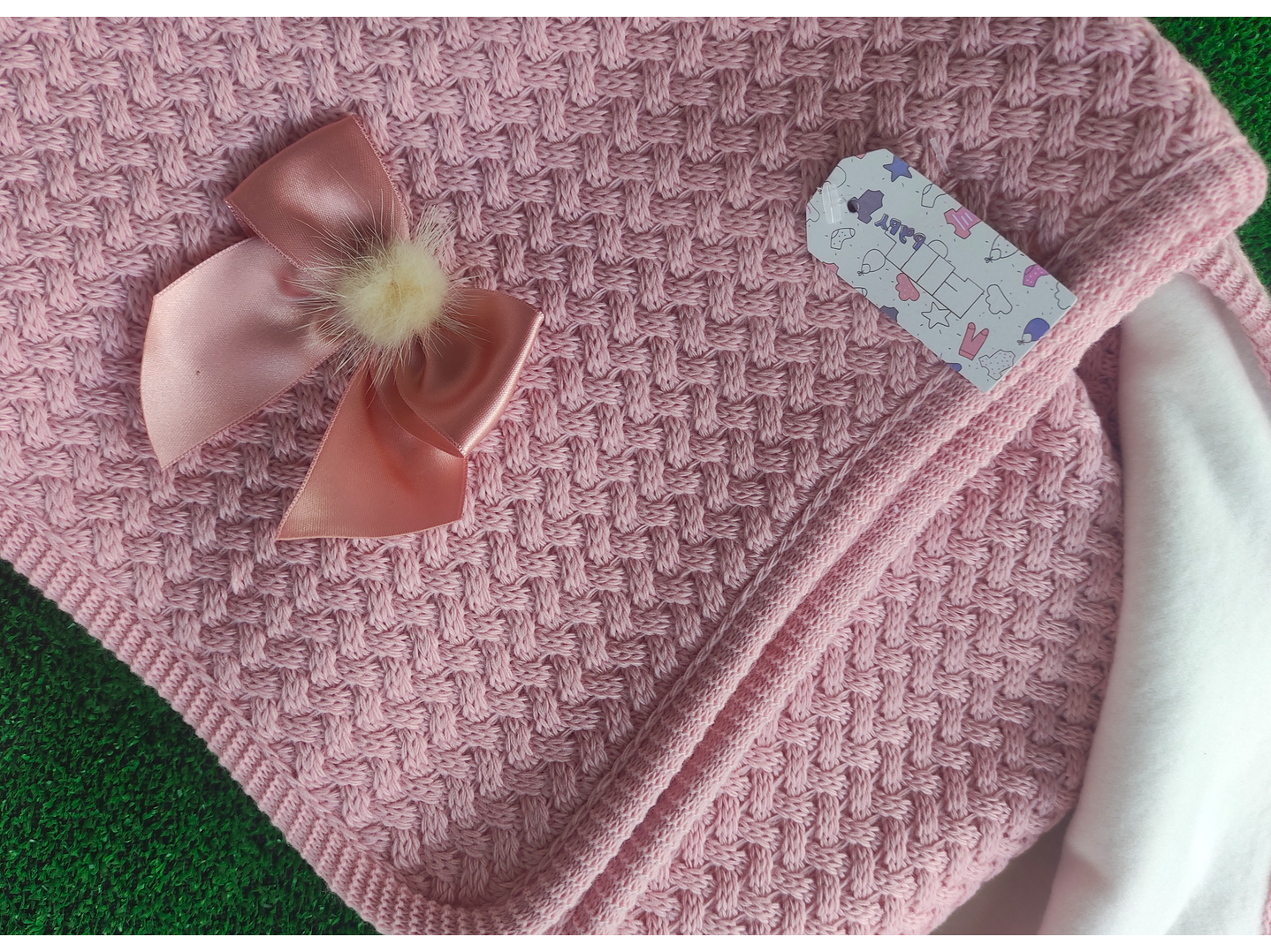 Manta para bebé malha forrada com pompom 7