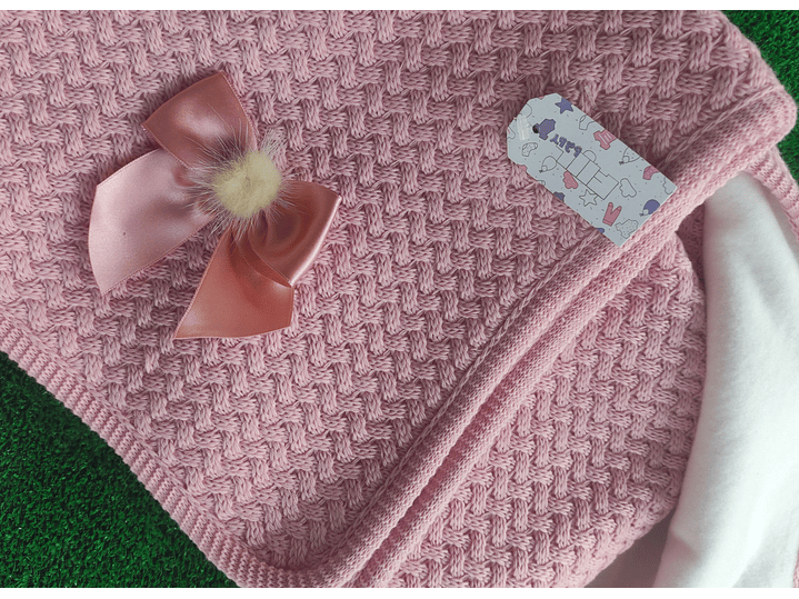 Manta para bebé malha forrada com pompom 7