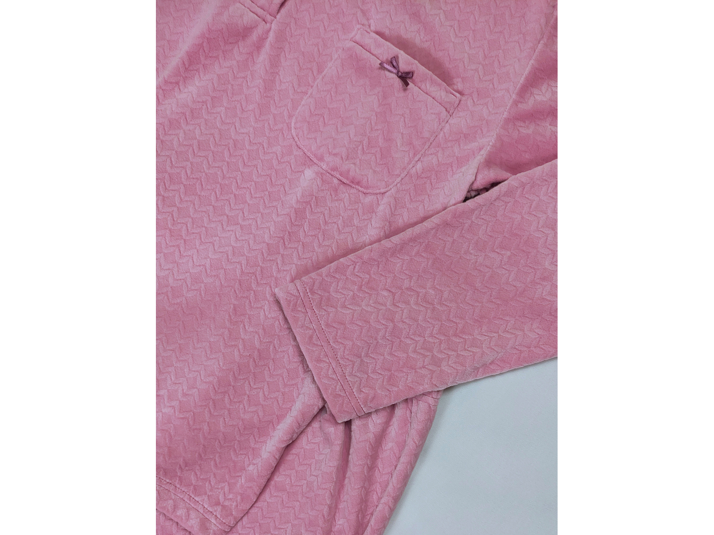 Pijama em Poliéster com Efeito Veludo e Malha Trabalhada 4