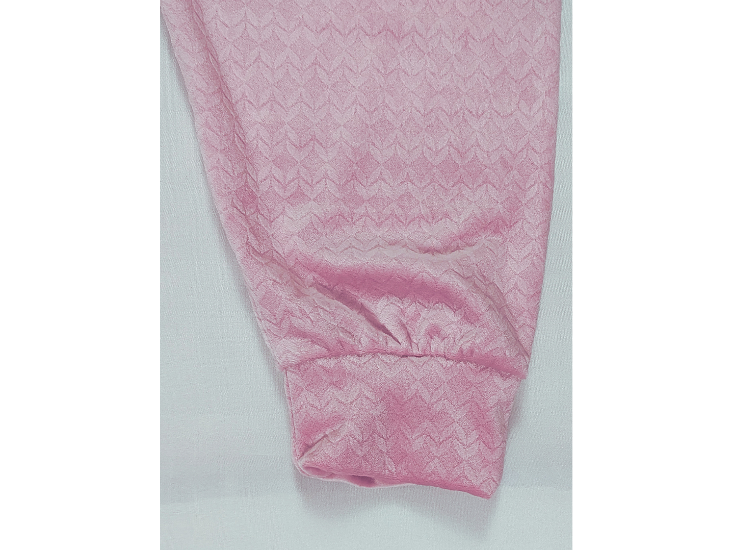 Pijama em Poliéster com Efeito Veludo e Malha Trabalhada 5