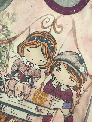 Pijama de Menina com Bonecas e Detalhes Brilhantes