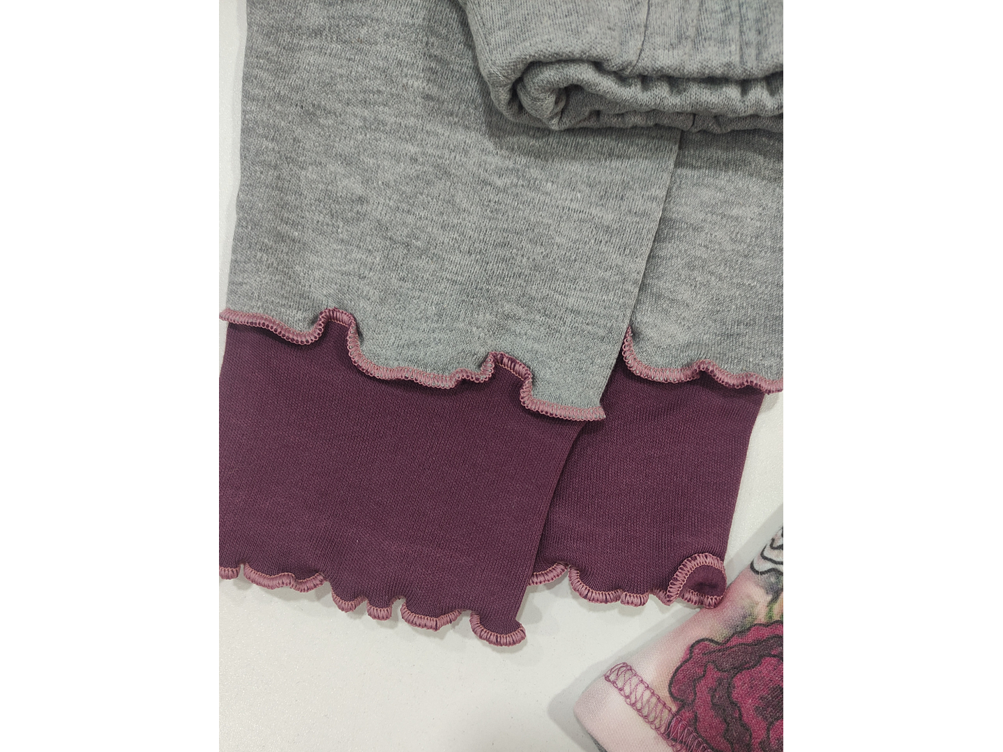 Pijama de Menina com Bonecas e Detalhes Brilhantes 3