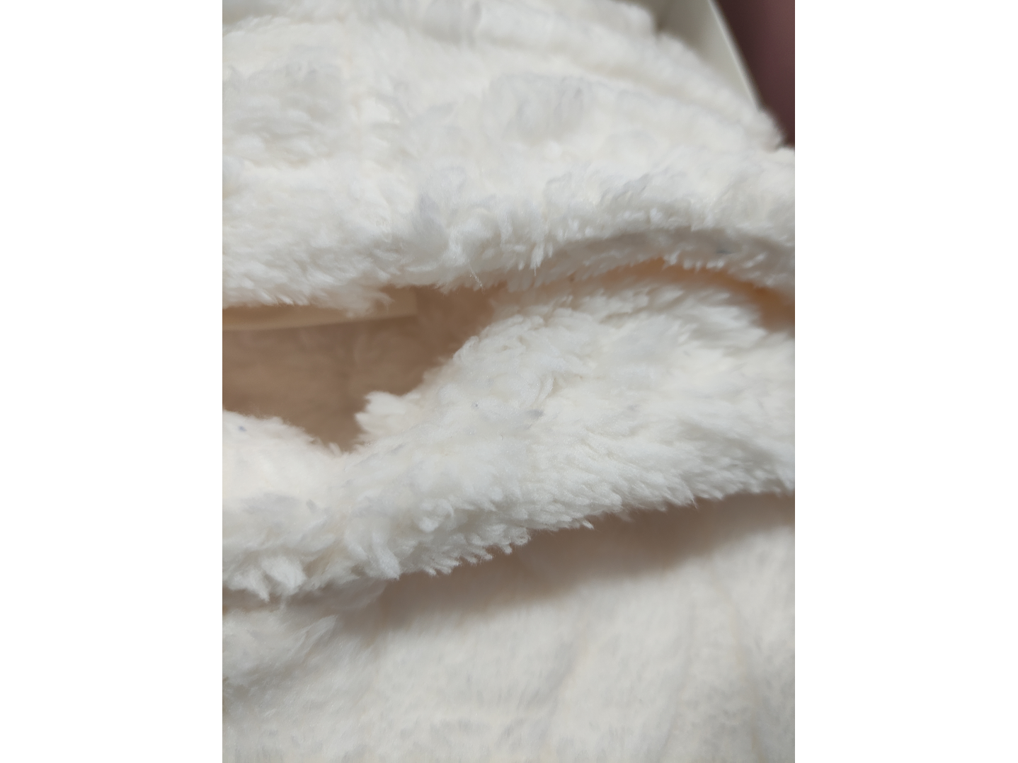 Camisola em coralina com capuz e bolso à canguru 3