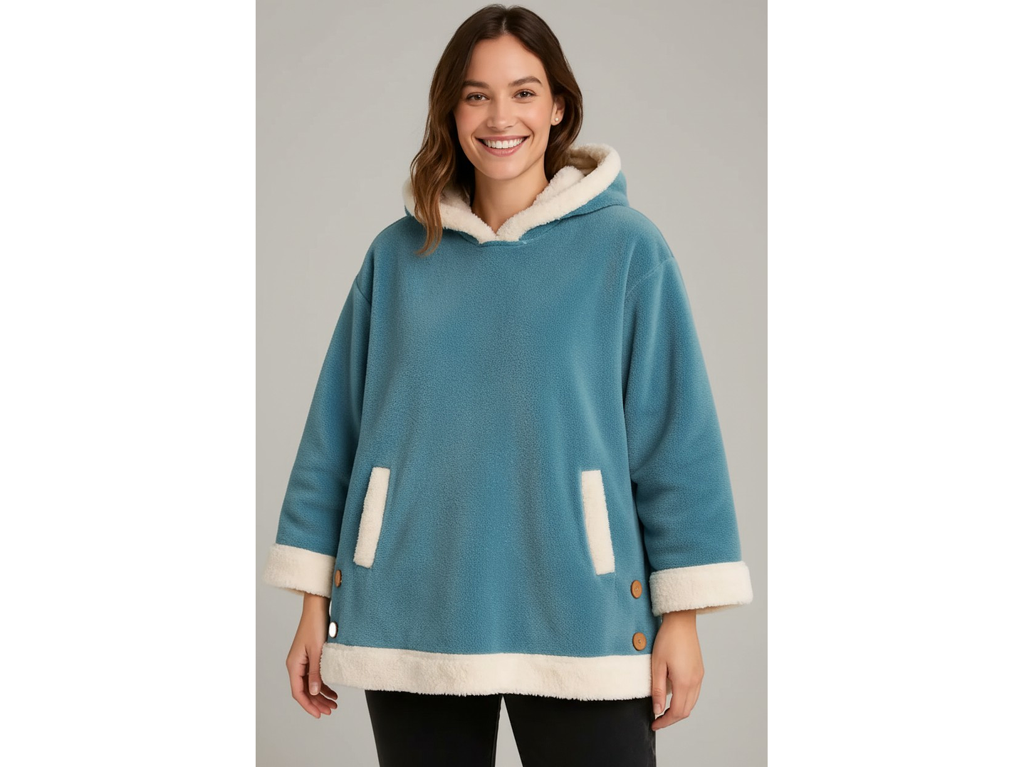 Poncho com capuz e bolsos 2