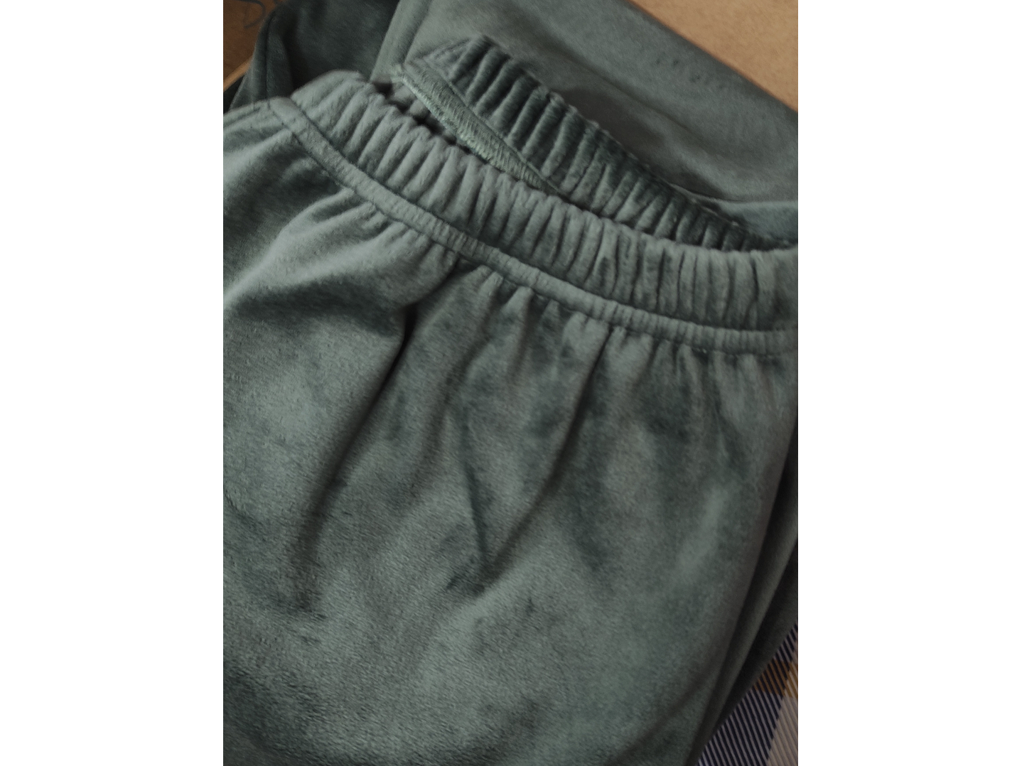 Pijama de homem com capuz em veludo 3