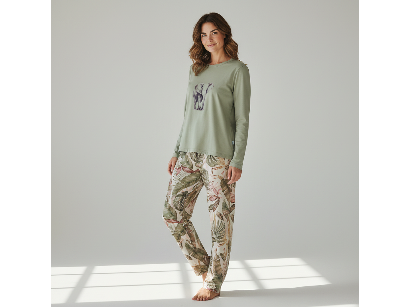 Pijama verde com Elefante e Calças Tropicais  3