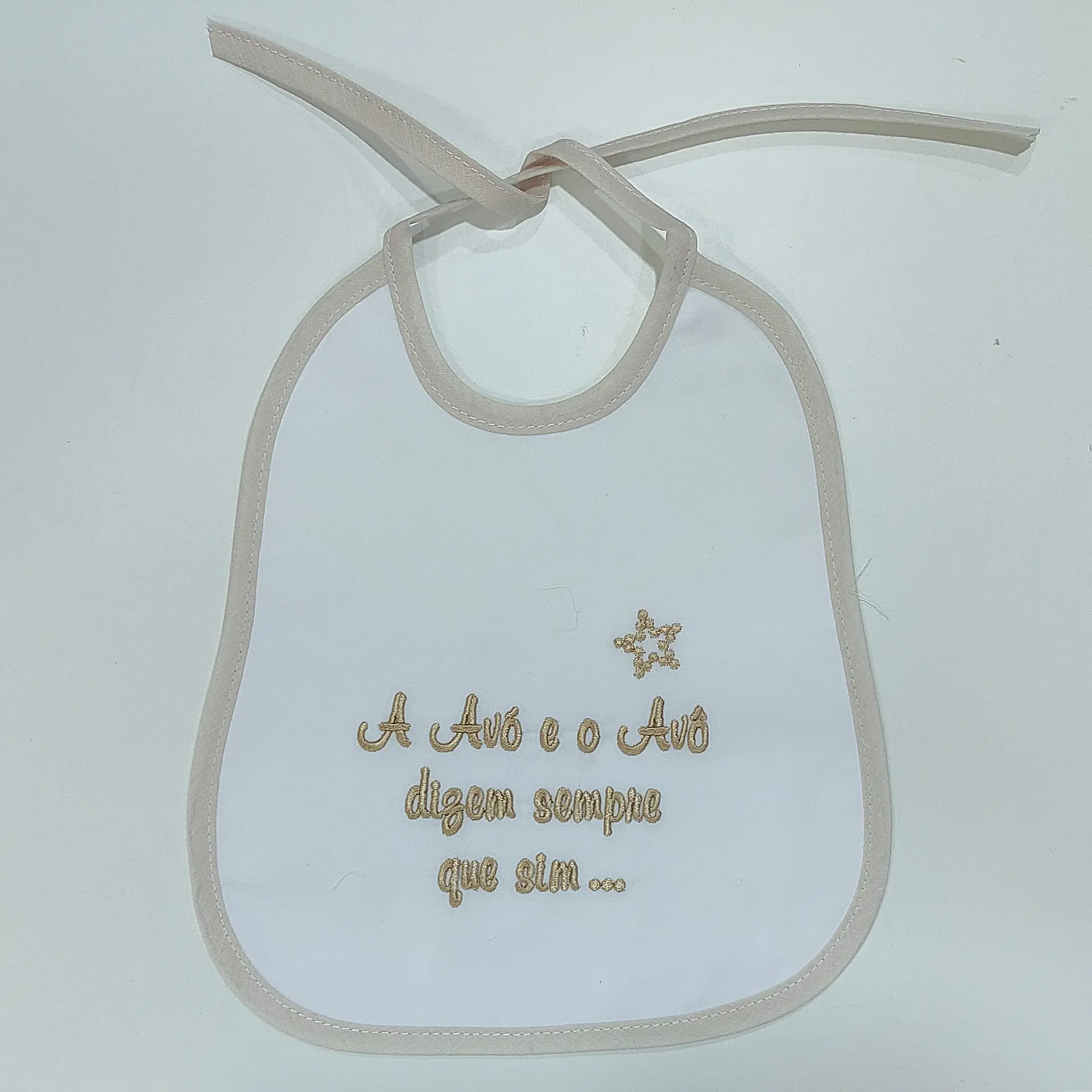 Babete de Atilho Impermeável com Frases Divertidas 7