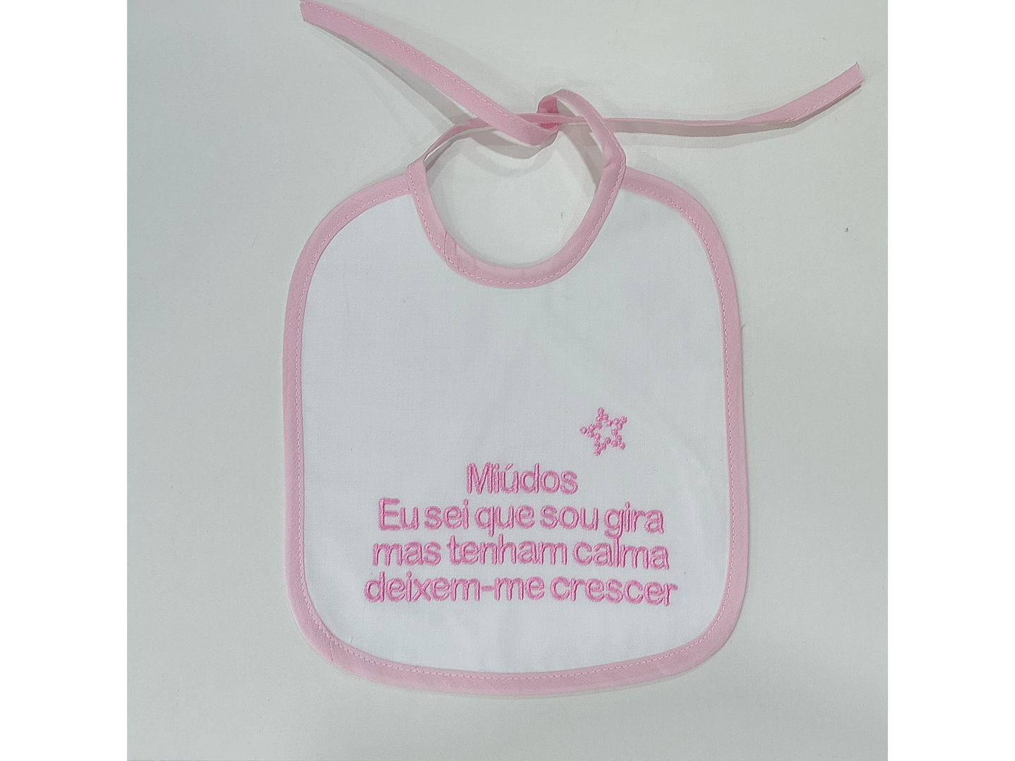 Babete de Atilho Impermeável com Frases Divertidas 11