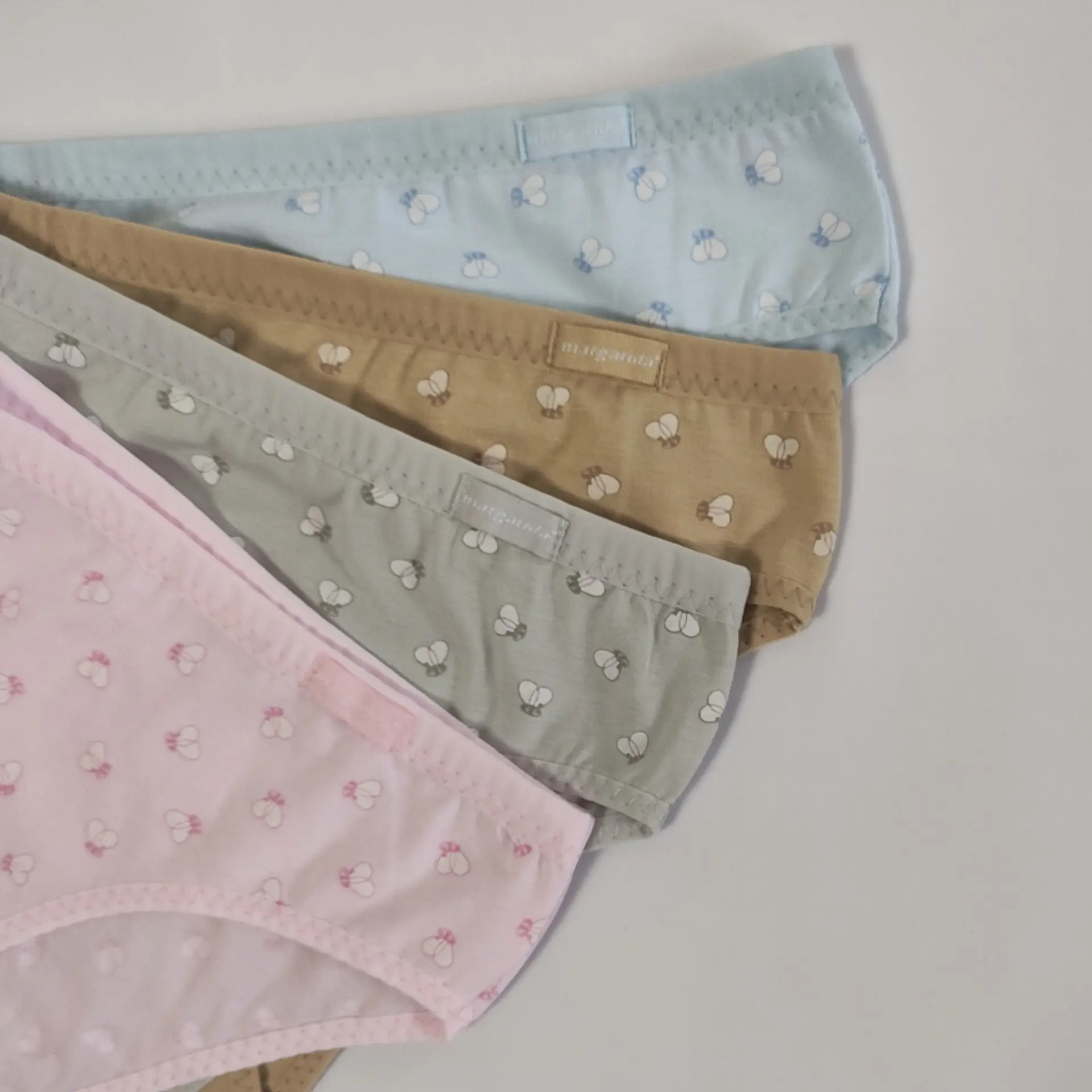 Bikini de algodão estampado abelhas marca Margarida - pack de 4 2