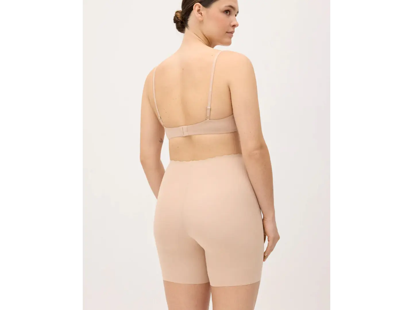 Calção modelador com efeito antiatrito  2