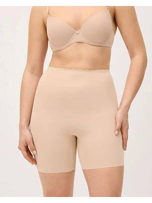 Calção modelador com efeito antiatrito 