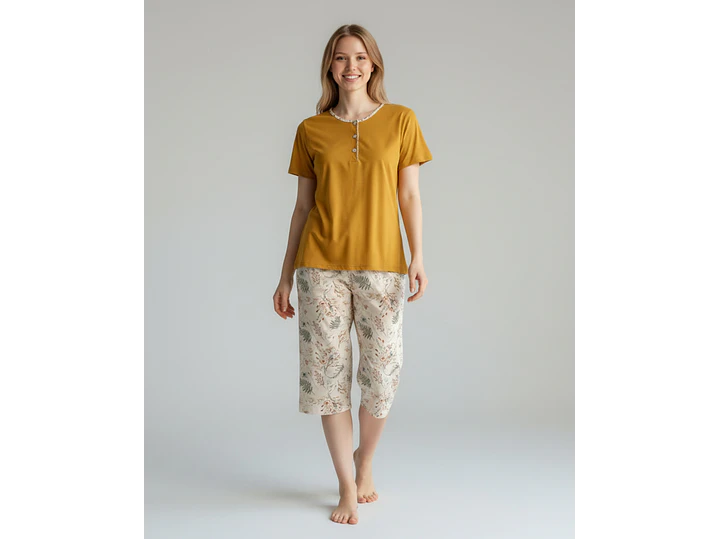 Pijama de Mulher 100% Algodão com Calção Corsário – Amarelo Torrado e Estampado Floral 1