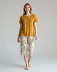 Pijama de Mulher 100% Algodão com Calção Corsário – Amarelo Torrado e Estampado Floral - Thumbnail 1