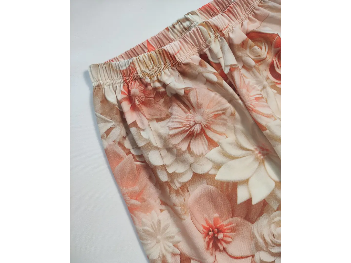 Pijama de Mulher 100% Algodão com Calção Corsário – beje com calção estampado 5