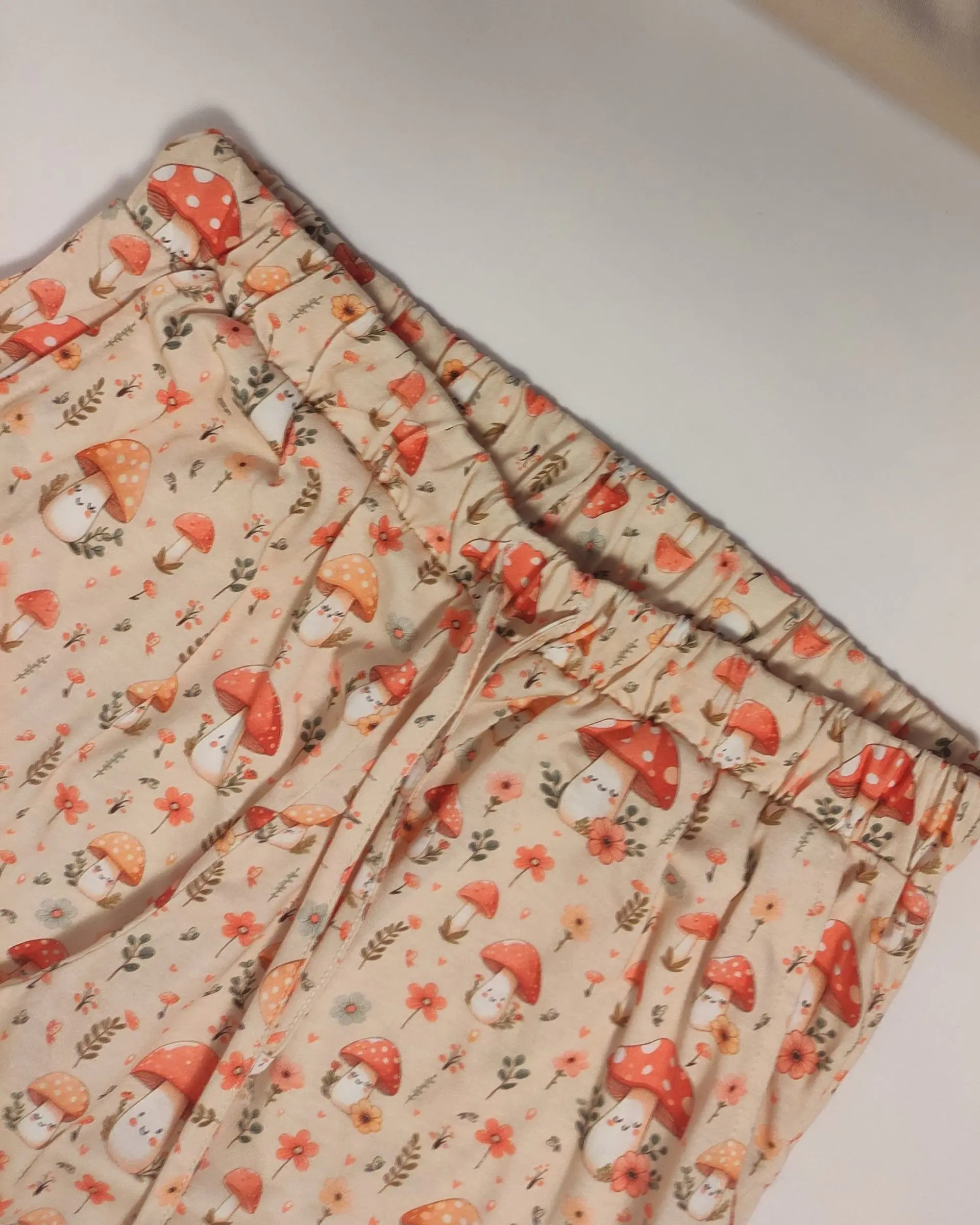Pijama de Mulher em Algodão com Estampado de Cogumelos  - beje 4