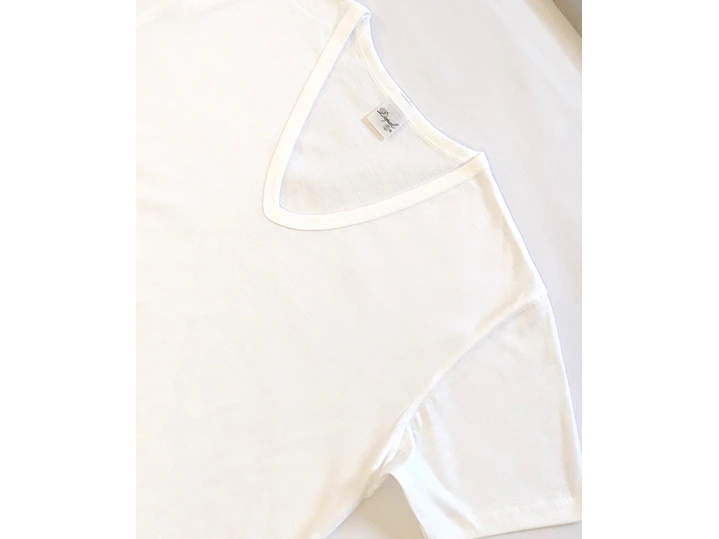 Camisola de interior de homem decote em V 2