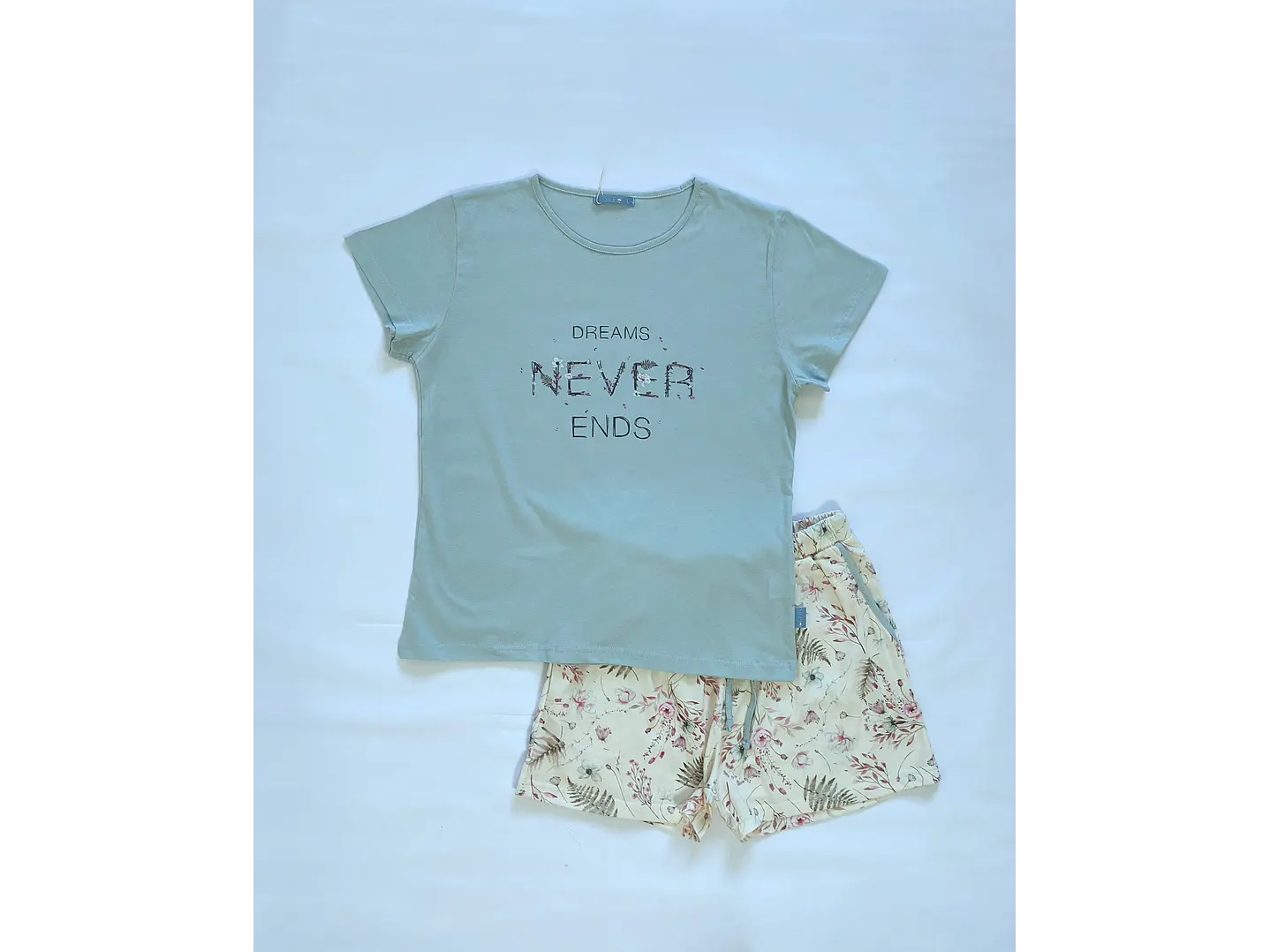 Pijama de Mulher Algodão Manga Curta “Dreams Never Ends” com Calção Floral 5