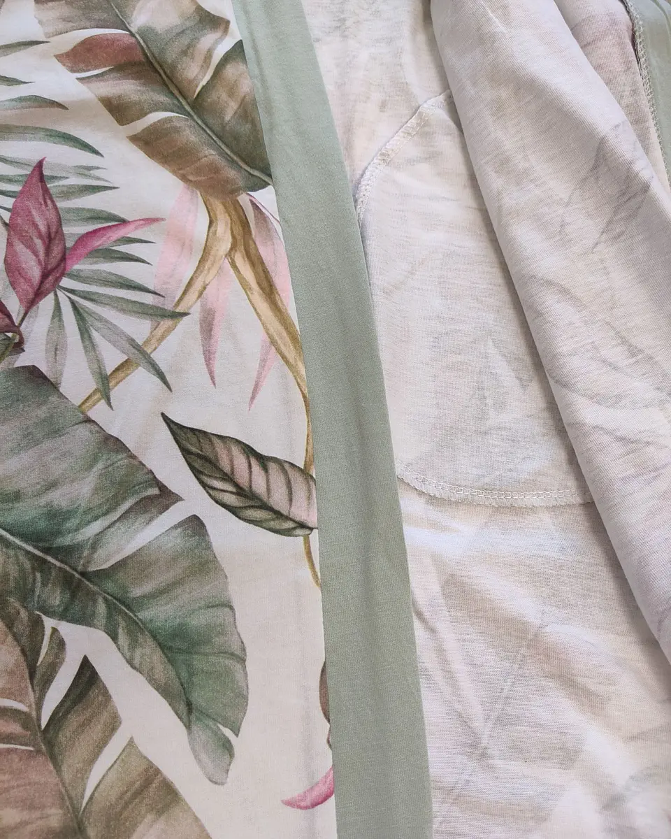 Robe de Traçar em Algodão Estampado Tropical com Bolsos e Cinto | Fabricado em Portugal 4