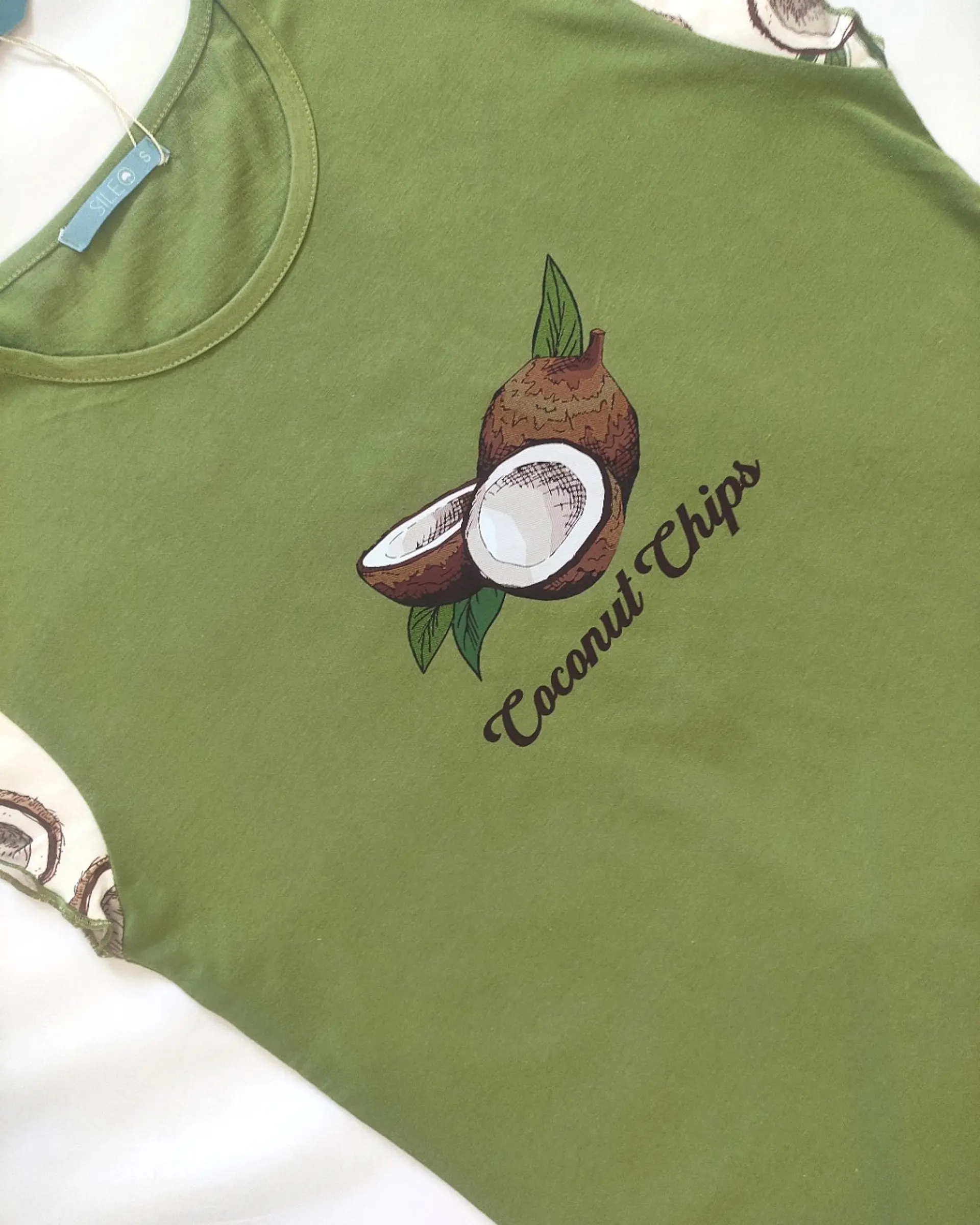 Pijama Feminino em Algodão Verde com Calção Estampado de Cocos  2
