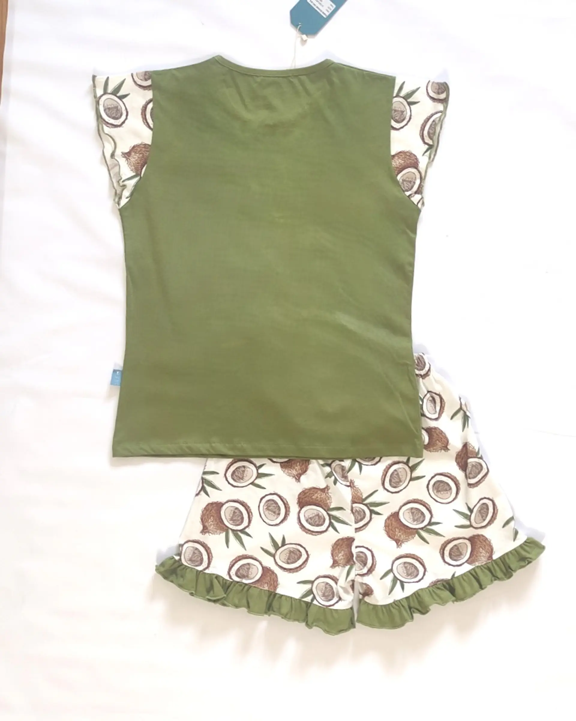 Pijama Feminino em Algodão Verde com Calção Estampado de Cocos  4